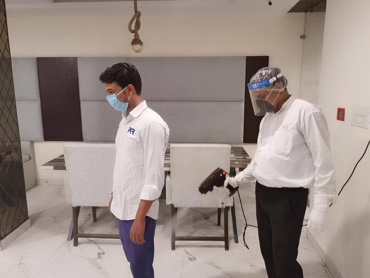 Hotel Pk Residency Noida Kültér fotó