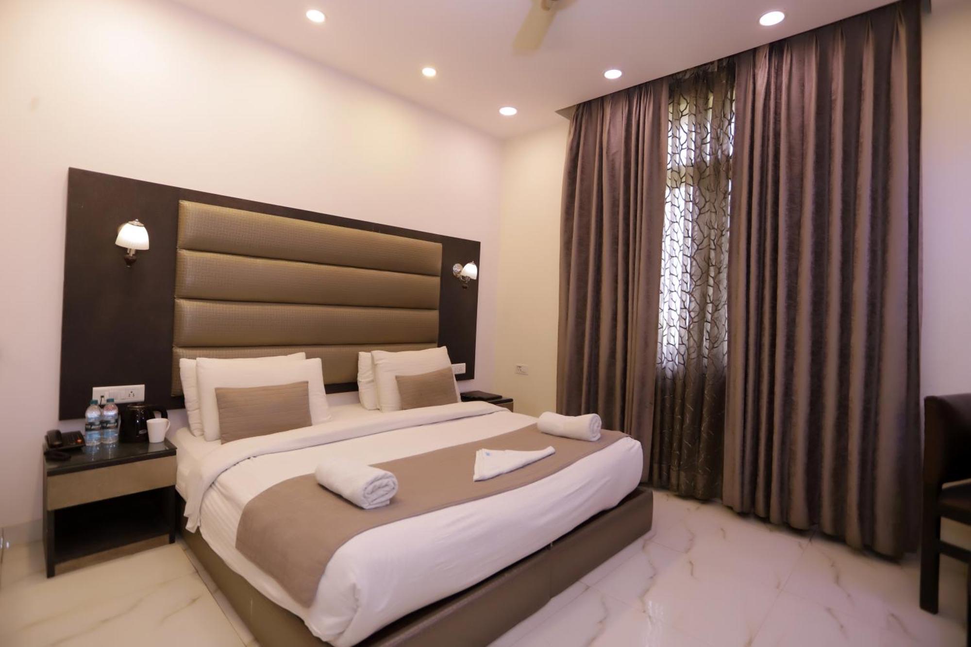 Hotel Pk Residency Noida Kültér fotó