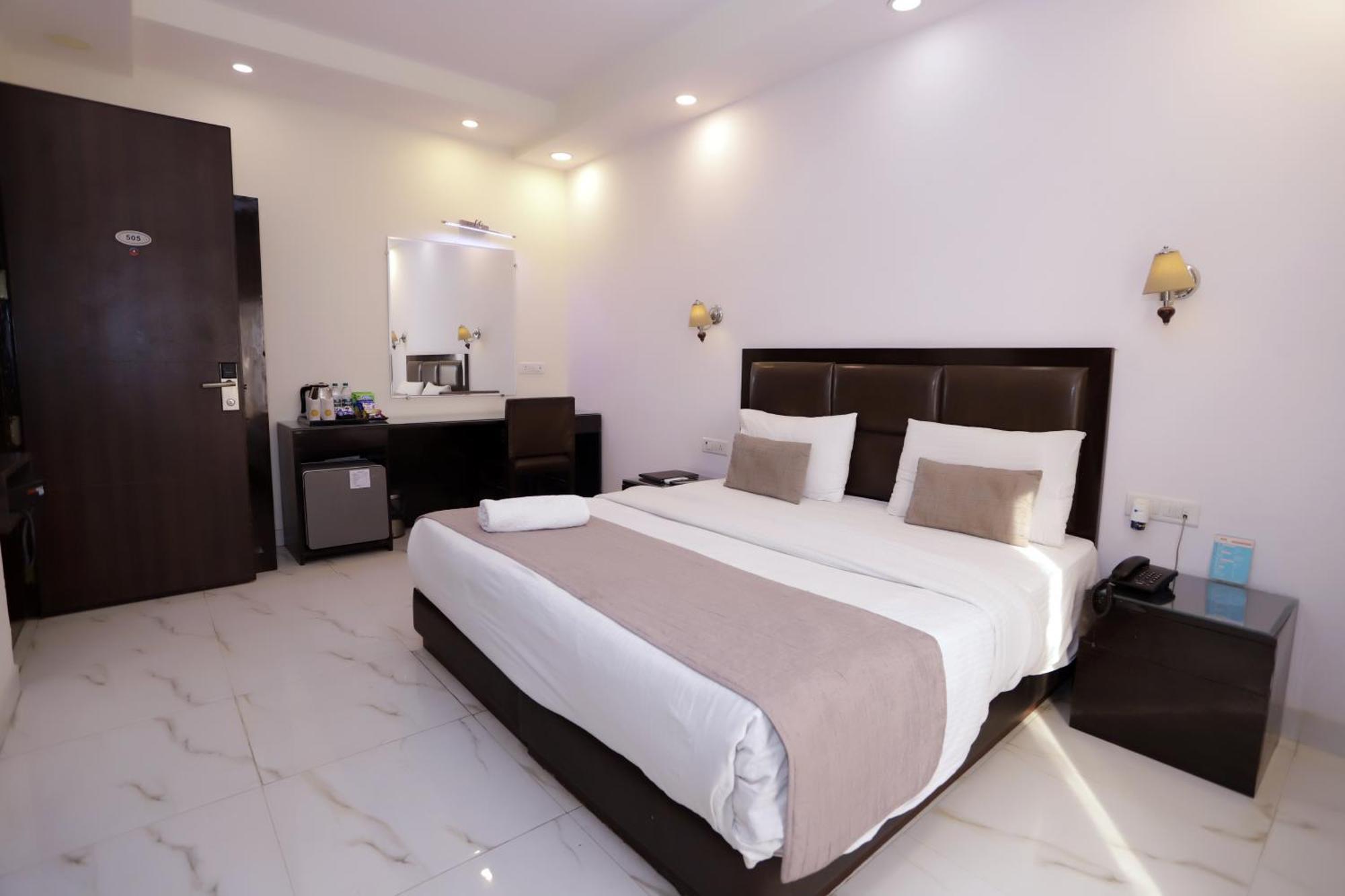 Hotel Pk Residency Noida Kültér fotó