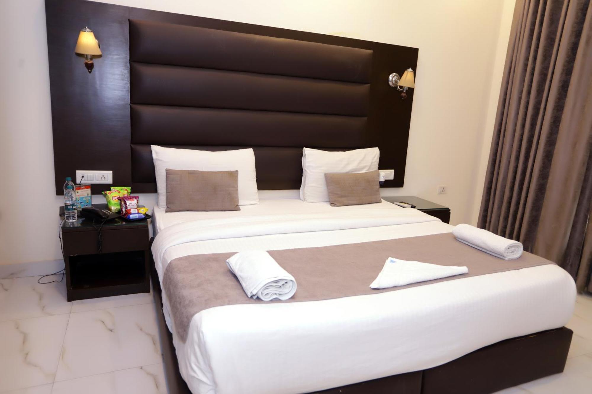 Hotel Pk Residency Noida Kültér fotó