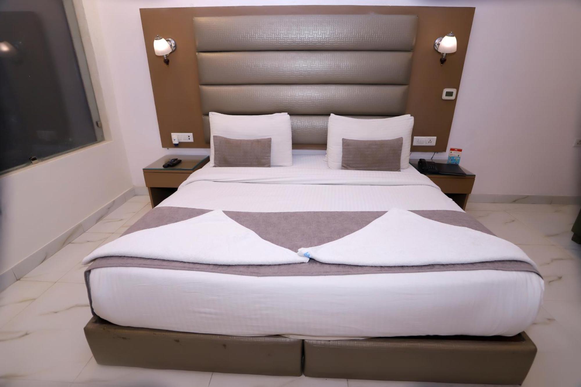 Hotel Pk Residency Noida Kültér fotó