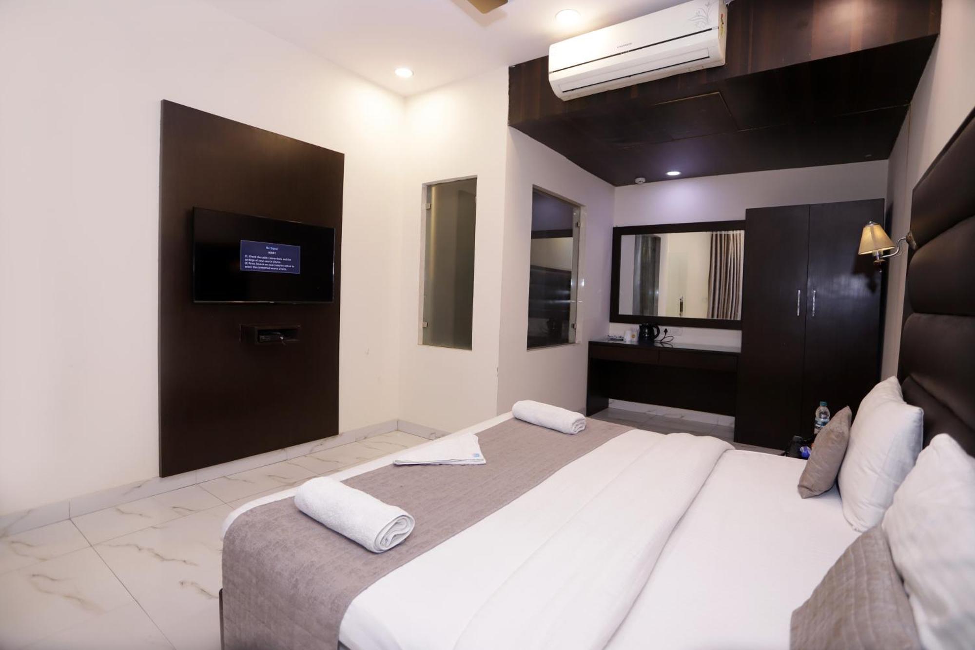 Hotel Pk Residency Noida Kültér fotó