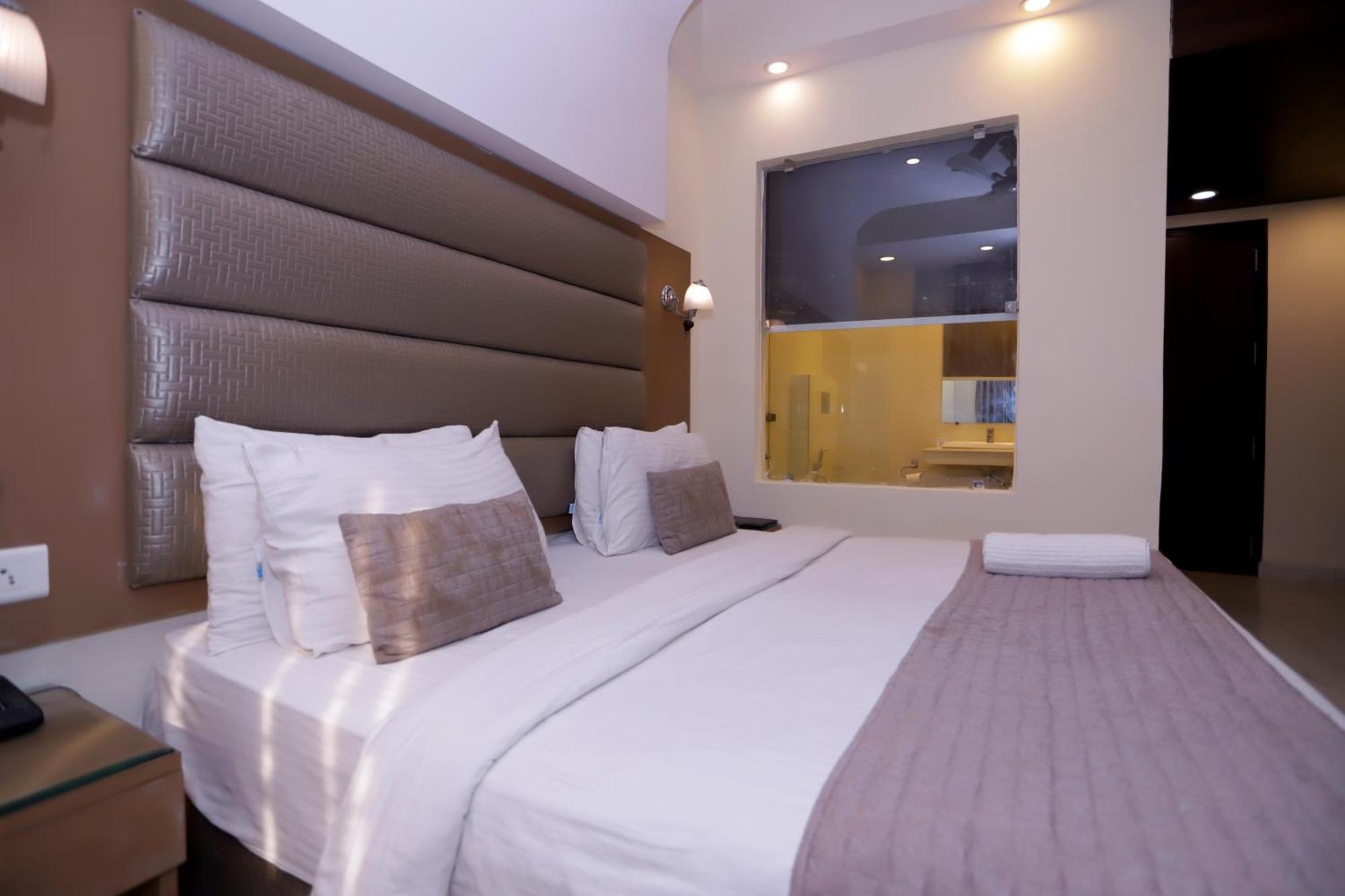 Hotel Pk Residency Noida Kültér fotó