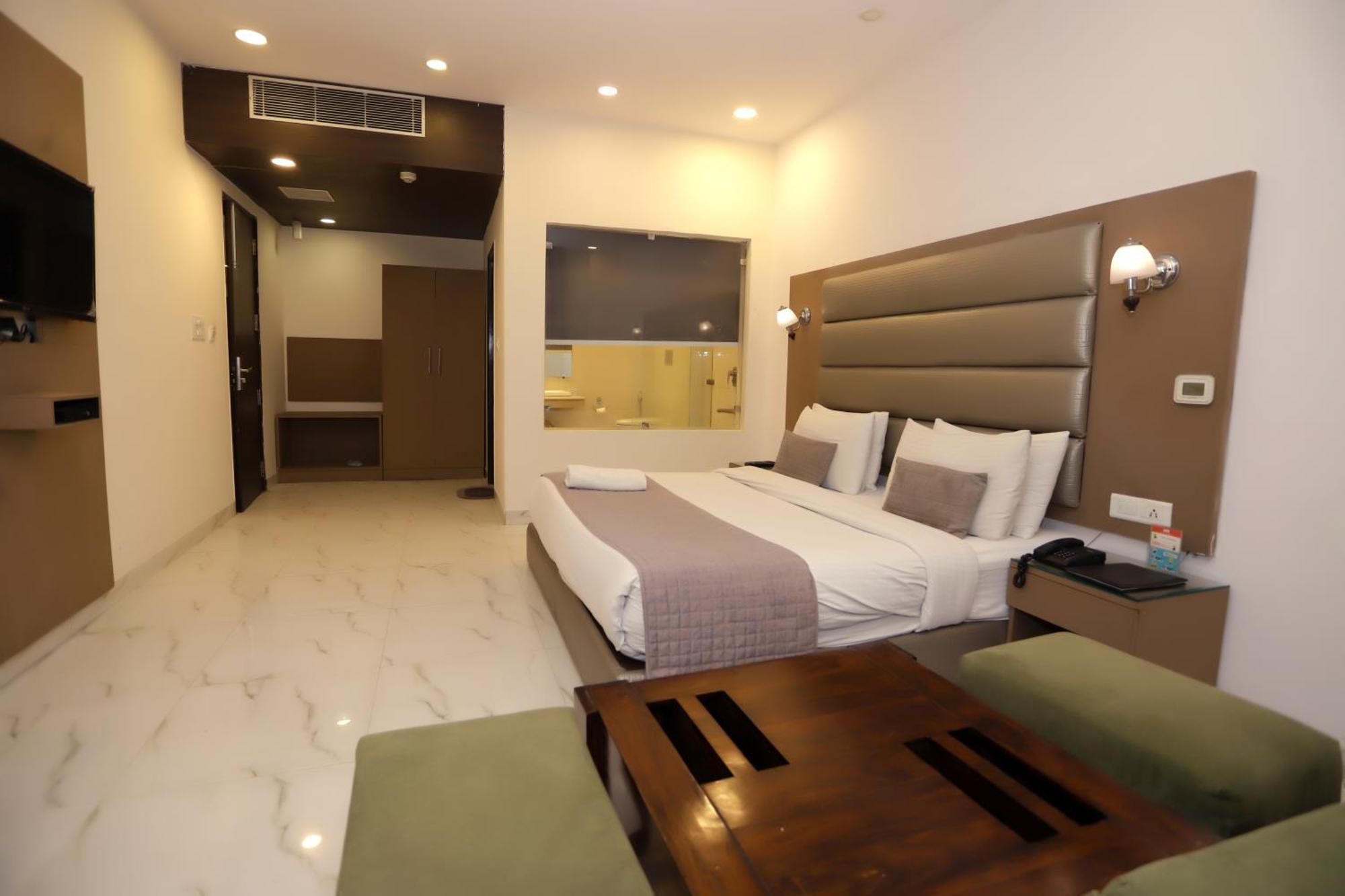 Hotel Pk Residency Noida Kültér fotó