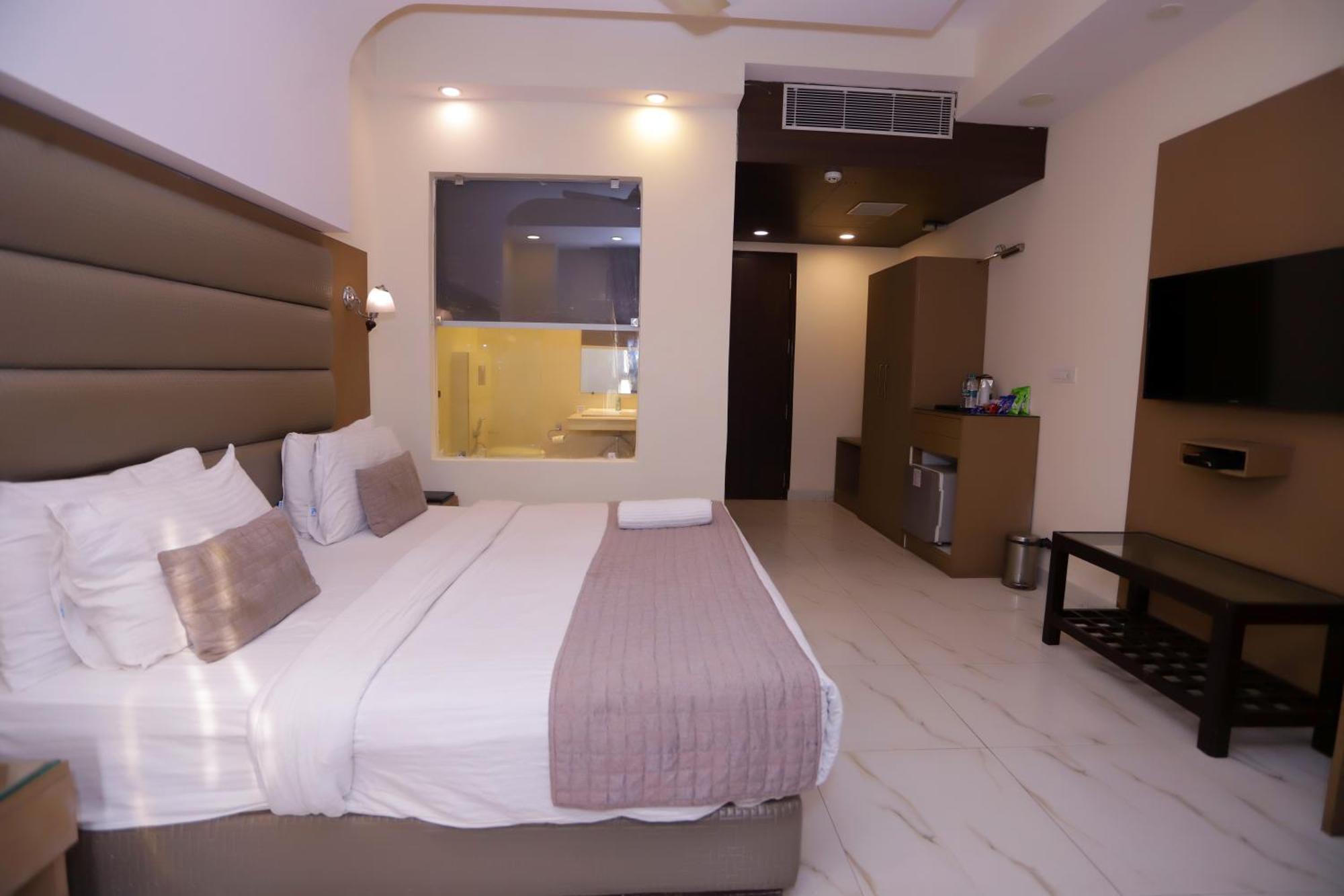 Hotel Pk Residency Noida Kültér fotó