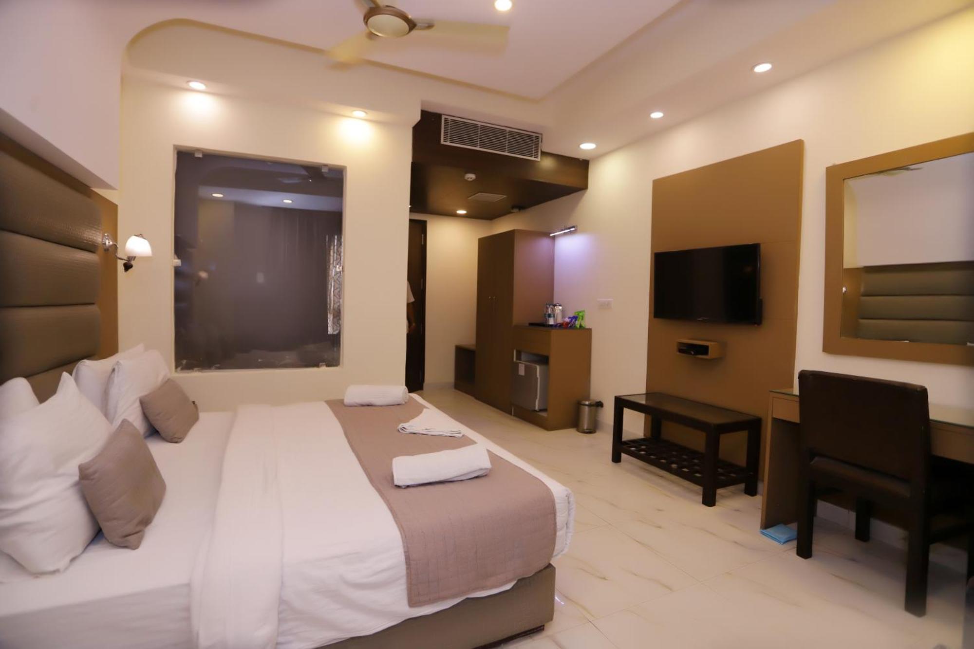 Hotel Pk Residency Noida Kültér fotó