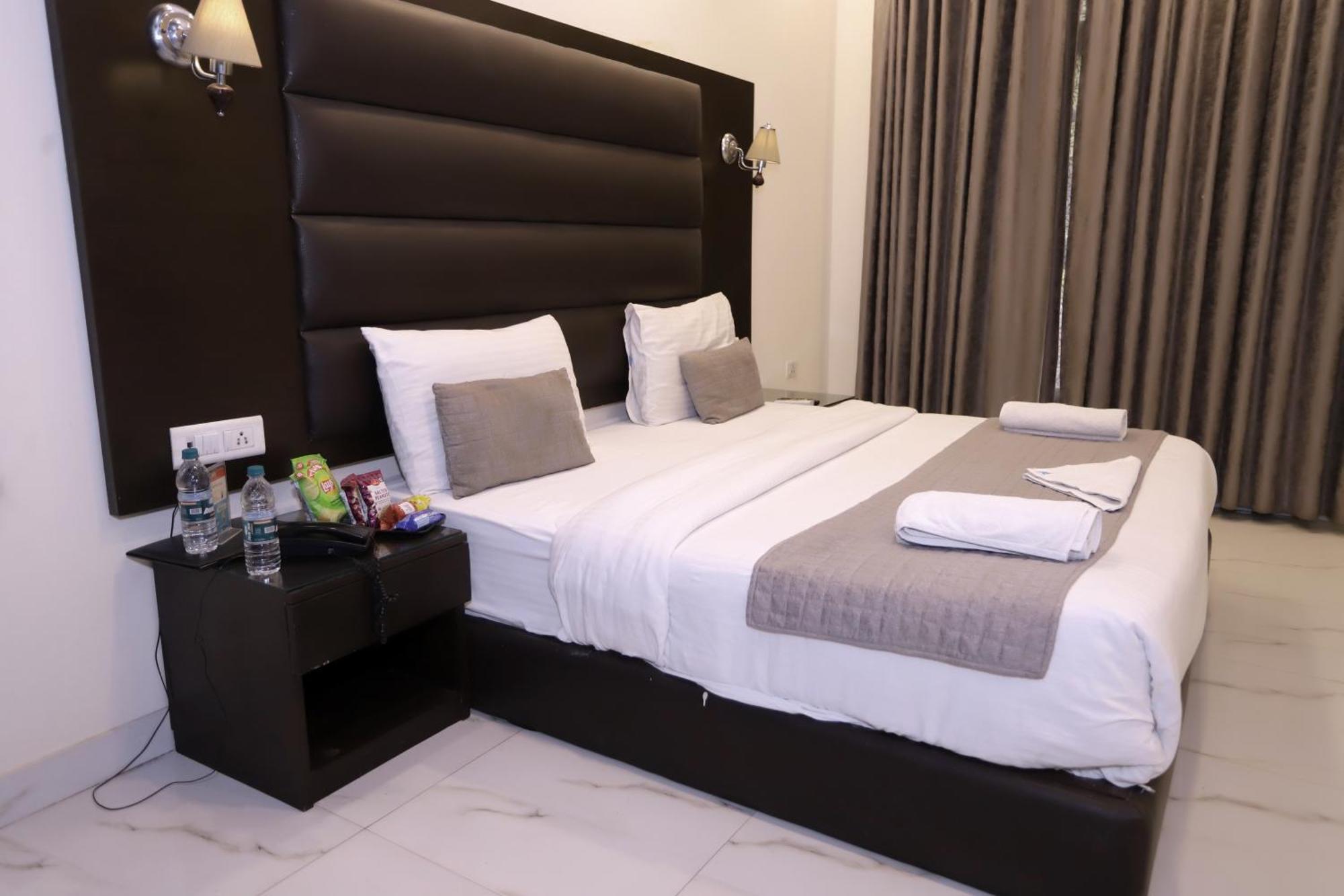 Hotel Pk Residency Noida Kültér fotó
